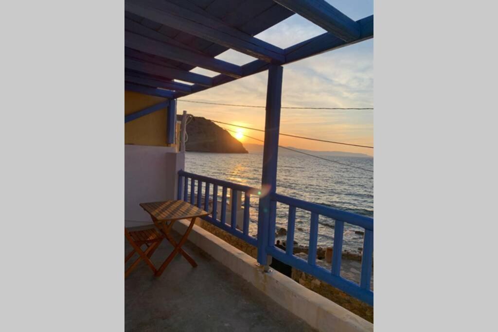 Romantic House 6 Steps From The Sea モコロス エクステリア 写真