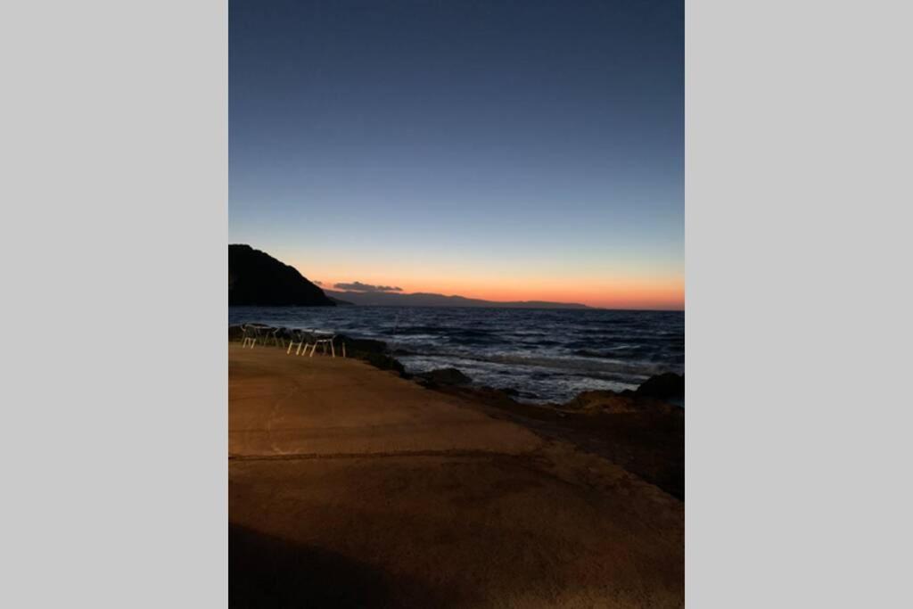 Romantic House 6 Steps From The Sea モコロス エクステリア 写真